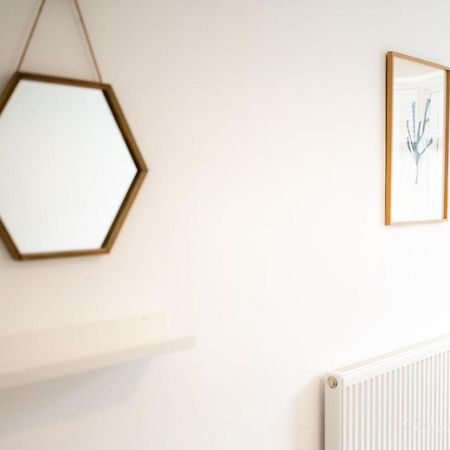 The Lookout, Modern Home From Home, Sleeps 5, With Private Parking & Outside Terrace St Ives Eksteriør bilde