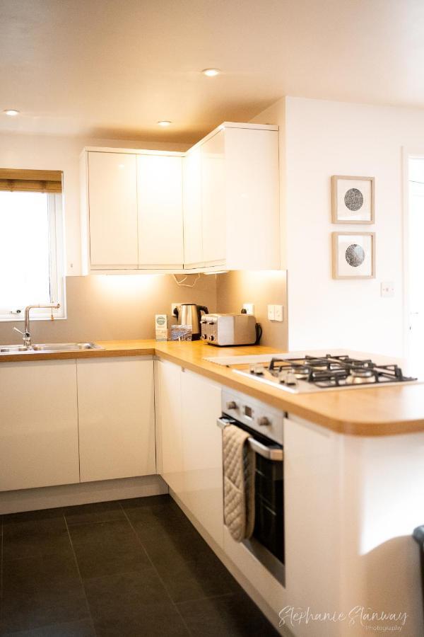 The Lookout, Modern Home From Home, Sleeps 5, With Private Parking & Outside Terrace St Ives Eksteriør bilde