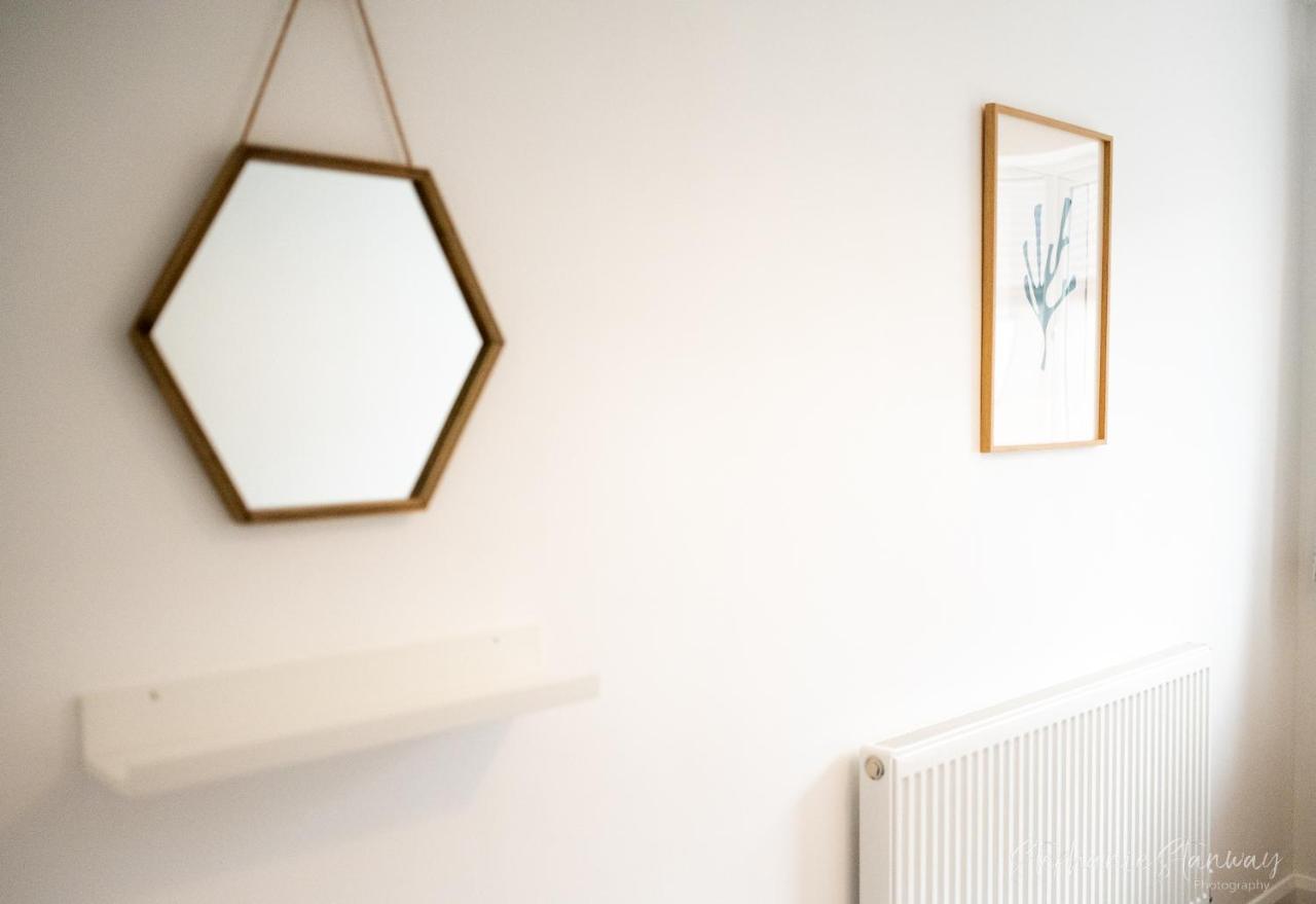 The Lookout, Modern Home From Home, Sleeps 5, With Private Parking & Outside Terrace St Ives Eksteriør bilde