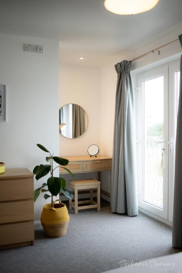 The Lookout, Modern Home From Home, Sleeps 5, With Private Parking & Outside Terrace St Ives Eksteriør bilde