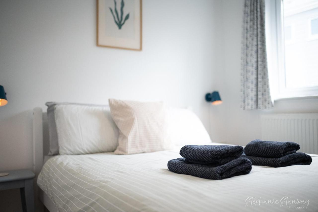 The Lookout, Modern Home From Home, Sleeps 5, With Private Parking & Outside Terrace St Ives Eksteriør bilde