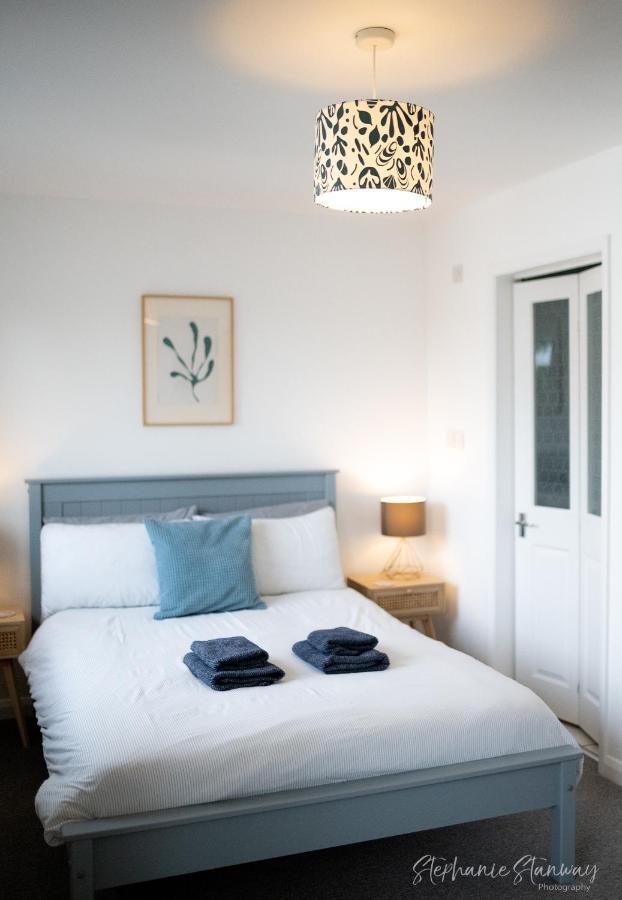 The Lookout, Modern Home From Home, Sleeps 5, With Private Parking & Outside Terrace St Ives Eksteriør bilde