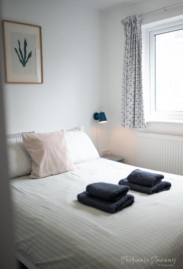 The Lookout, Modern Home From Home, Sleeps 5, With Private Parking & Outside Terrace St Ives Eksteriør bilde