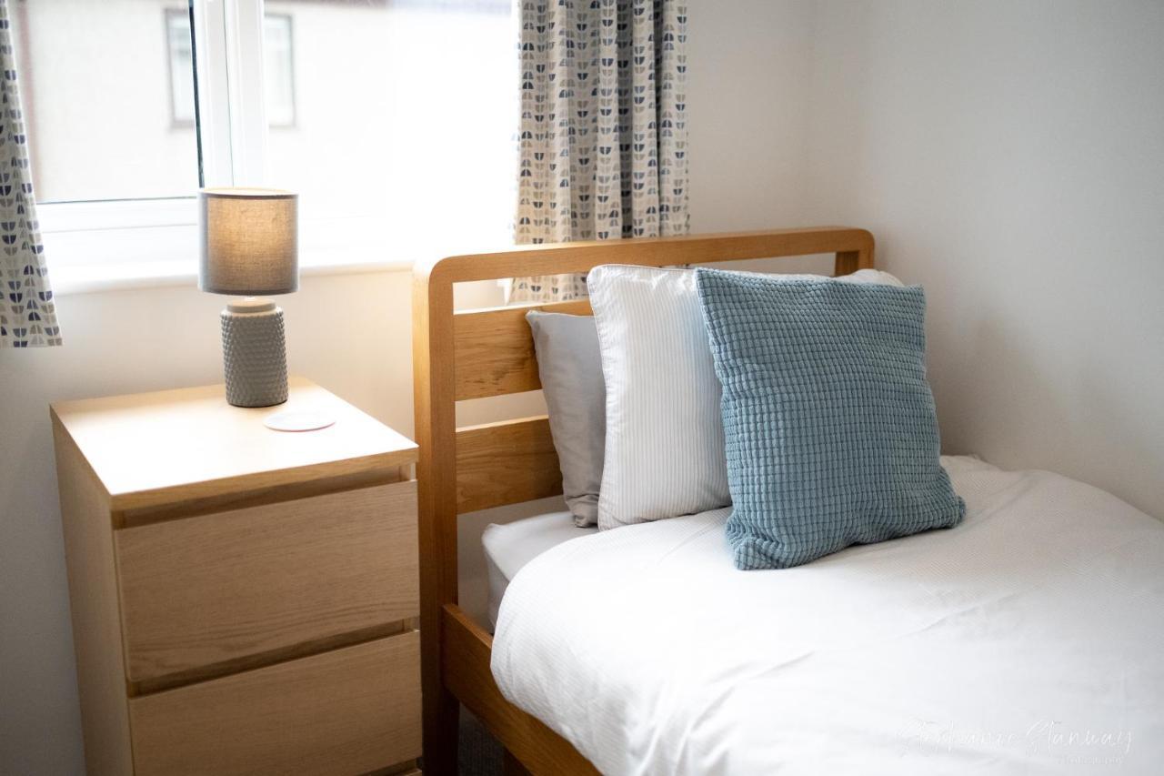The Lookout, Modern Home From Home, Sleeps 5, With Private Parking & Outside Terrace St Ives Eksteriør bilde